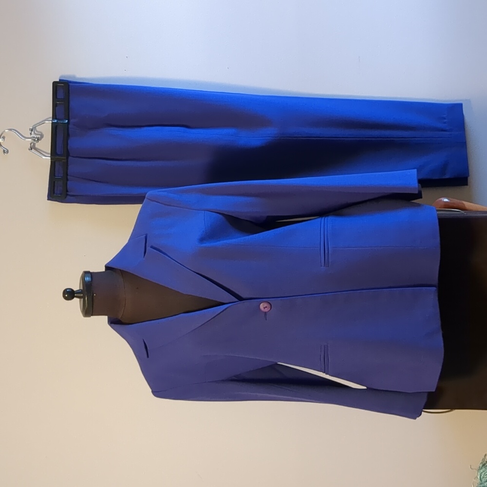 A & K Designs Women's 100% Wool Blazer & Pants